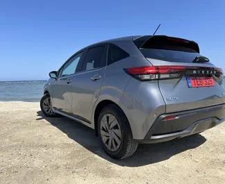 在 在塞浦路斯 租赁 Nissan Note 2022 汽车，特点包括 ✓ 使用 Hybrid 燃料和 80 马力 ➤ 起价 35 EUR 每天。