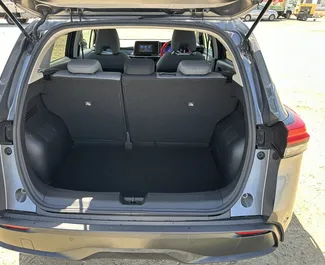Nissan Note 2022 在 在拉纳卡 可租赁，具有 unlimited 里程限制。