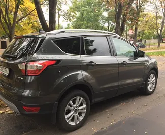 Ford Kuga 2020 在 在明斯克 可租赁，具有 300 km/day 里程限制。