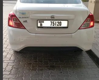 在 阿联酋 租赁 Nissan Sunny 2024 汽车，特点包括 ✓ 使用 Petrol 燃料和 110 马力 ➤ 起价 88 AED 每天。