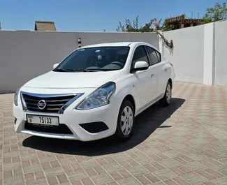 在 阿联酋 租赁 Nissan Sunny 2024 汽车，特点包括 ✓ 使用 Petrol 燃料和 110 马力 ➤ 起价 88 AED 每天。