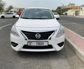 Nissan Sunny 租赁。在 阿联酋 出租的 经济, 舒适性 汽车 ✓ Deposit of 700 AED ✓ 提供 TPL, SCDW, Theft 保险选项。