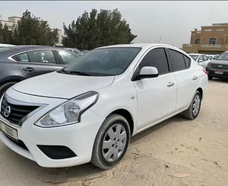 在 阿联酋 租赁 Nissan Sunny 2024 汽车，特点包括 ✓ 使用 Petrol 燃料和 110 马力 ➤ 起价 88 AED 每天。