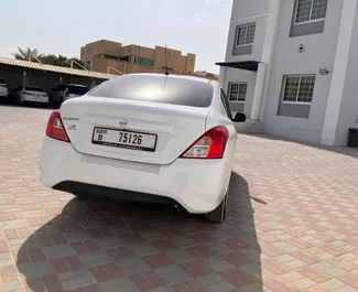 在 阿联酋 租赁 Nissan Sunny 2024 汽车，特点包括 ✓ 使用 Petrol 燃料和 110 马力 ➤ 起价 88 AED 每天。