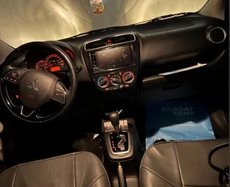 租赁 Mitsubishi Attrage 的正面视图，在迪拜, 阿联酋 ✓ 汽车编号 #13925。✓ Automatic 变速箱 ✓ 0 评论。