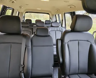 Hyundai Staria 2024 搭载 Front drive 系统，在明斯克 可用。