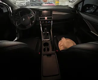 租赁 Mitsubishi Xpander 的正面视图，在迪拜, 阿联酋 ✓ 汽车编号 #13991。✓ Automatic 变速箱 ✓ 0 评论。