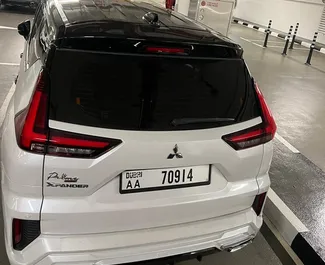 租赁 Mitsubishi Xpander 的正面视图，在迪拜, 阿联酋 ✓ 汽车编号 #13992。✓ Automatic 变速箱 ✓ 0 评论。