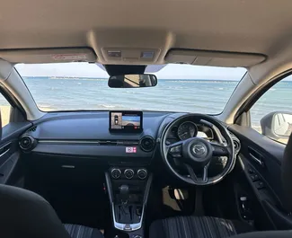 在 在塞浦路斯 租赁 Mazda 2 2022 汽车，特点包括 ✓ 使用 Petrol 燃料和 120 马力 ➤ 起价 35 EUR 每天。