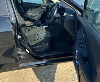 Mazda 2 2022 的 Petrol 1.5L 发动机，在 在拉纳卡 出租。