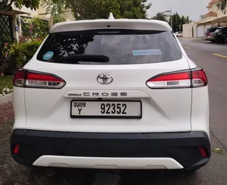 租赁 Toyota Corolla Cross 的正面视图，在迪拜, 阿联酋 ✓ 汽车编号 #13958。✓ Automatic 变速箱 ✓ 0 评论。
