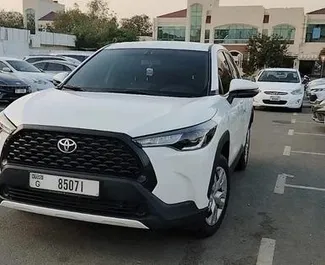 租赁 Toyota Corolla Cross 的正面视图，在迪拜, 阿联酋 ✓ 汽车编号 #13959。✓ Automatic 变速箱 ✓ 0 评论。