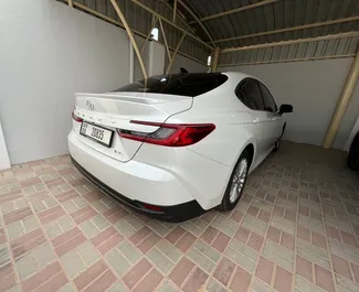 租车 Toyota Camry #13951 Automatic 在 在迪拜，配备 L 发动机 ➤ 来自 穆罕默德 阿联酋。