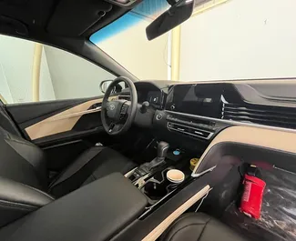 租赁 Toyota Camry 的正面视图，在迪拜, 阿联酋 ✓ 汽车编号 #13951。✓ Automatic 变速箱 ✓ 0 评论。