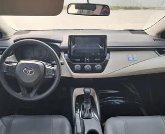 租赁 Toyota Camry 的正面视图，在迪拜, 阿联酋 ✓ 汽车编号 #13948。✓ Automatic 变速箱 ✓ 0 评论。