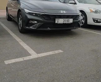 租车 Hyundai Elantra #13943 Automatic 在 在迪拜，配备 L 发动机 ➤ 来自 穆罕默德 阿联酋。
