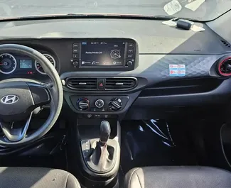 租赁 Hyundai i10 的正面视图，在迪拜, 阿联酋 ✓ 汽车编号 #13980。✓ Automatic 变速箱 ✓ 0 评论。