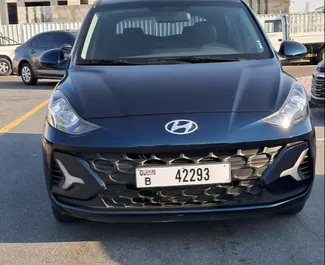 在 阿联酋 租赁 Hyundai i10 2024 汽车，特点包括 ✓ 使用 Petrol 燃料和 84 马力 ➤ 起价 97 AED 每天。