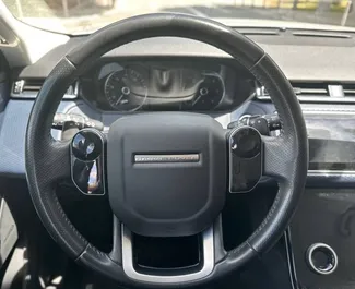 Land Rover Range Rover Velar 2021 搭载 Front drive 系统，在阿利坎特 可用。