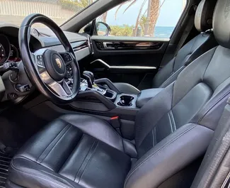 Porsche Cayenne 租赁。在 在西班牙 出租的 高级, 豪华, SUV 汽车 ✓ Deposit of 3000 EUR ✓ 提供 TPL 保险选项。