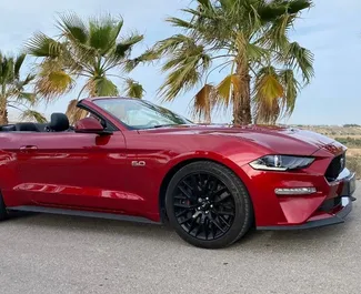 租赁 Ford Mustang GT Cabrio 的正面视图，在阿利坎特, 西班牙 ✓ 汽车编号 #14017。✓ Automatic 变速箱 ✓ 0 评论。