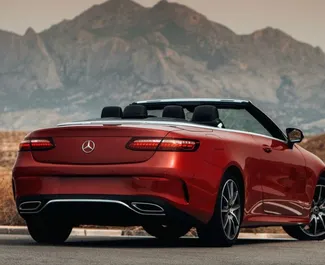 Mercedes-Benz E-Class Cabrio 租赁。在 在西班牙 出租的 高级, 敞篷车 汽车 ✓ Deposit of 2000 EUR ✓ 提供 TPL 保险选项。