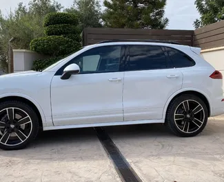 Porsche Cayenne 租赁。在 在西班牙 出租的 高级, 豪华, SUV 汽车 ✓ Deposit of 2000 EUR ✓ 提供 TPL 保险选项。