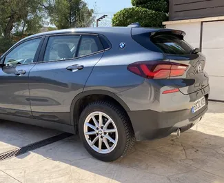 在 在西班牙 租赁 BMW X2 2021 汽车，特点包括 ✓ 使用 Diesel 燃料和 150 马力 ➤ 起价 70 EUR 每天。