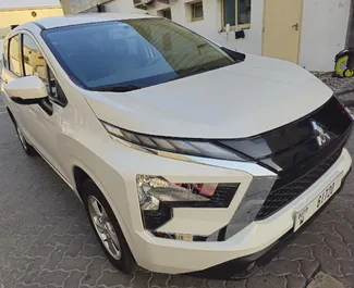 租赁 Mitsubishi Xpander 的正面视图，在迪拜, 阿联酋 ✓ 汽车编号 #14015。✓ Automatic 变速箱 ✓ 0 评论。