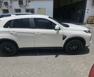 在 阿联酋 租赁 Mitsubishi ASX 2023 汽车，特点包括 ✓ 使用 Petrol 燃料和 140 马力 ➤ 起价 95 AED 每天。