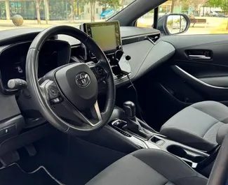 Toyota Corolla Touring Sports 2021 搭载 Front drive 系统，在巴塞罗那 可用。