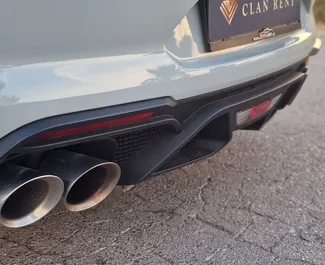 Ford Mustang Coupe 2023 在 在阿利坎特 可租赁，具有 200 km/day 里程限制。