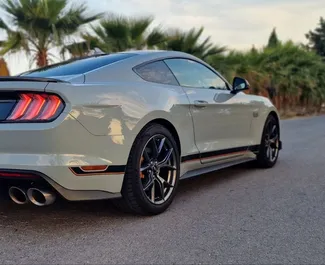 Ford Mustang Coupe 2023 搭载 Front drive 系统，在阿利坎特 可用。