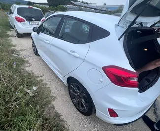 Ford Fiesta 租赁。在 在保加利亚 出租的 经济 汽车 ✓ Deposit of 100 EUR ✓ 提供 TPL, CDW, SCDW, FDW, Theft, Abroad, Young, No Deposit 保险选项。