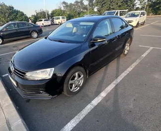 租赁 Volkswagen Jetta 的正面视图，在布尔加斯, 保加利亚 ✓ 汽车编号 #1664。✓ Manual 变速箱 ✓ 2 评论。