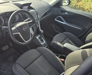 Opel Zafira 2018 的 Diesel 2.0L 发动机，在 在布尔加斯 出租。