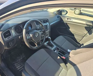 Volkswagen Golf 7 2015 的 Diesel 2.0L 发动机，在 在布尔加斯 出租。