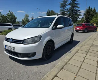 租车 Volkswagen Touran #1662 Automatic 在 在布尔加斯，配备 1.6L 发动机 ➤ 来自 尼古拉 在保加利亚。