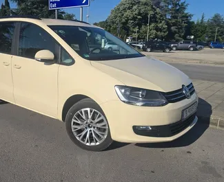 Volkswagen Sharan 内饰，在保加利亚 出租。一辆优秀的 7 座位车，配备 Automatic 变速箱。