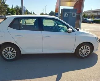 Skoda Fabia 租赁。在 在保加利亚 出租的 经济 汽车 ✓ Deposit of 100 EUR ✓ 提供 TPL, CDW, SCDW, FDW, Theft, Abroad, Young, No Deposit 保险选项。