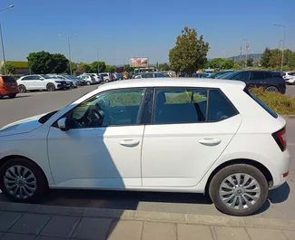 在 在保加利亚 租赁 Skoda Fabia 2021 汽车，特点包括 ✓ 使用 Petrol 燃料和 75 马力 ➤ 起价 14 EUR 每天。