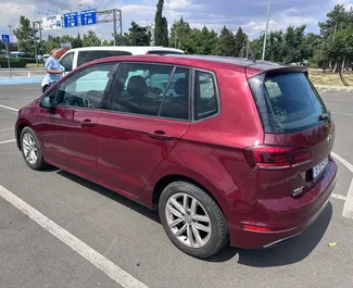 租赁 Volkswagen Golf Sportsvan 的正面视图，在布尔加斯, 保加利亚 ✓ 汽车编号 #14577。✓ Automatic 变速箱 ✓ 0 评论。