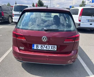 Volkswagen Golf Sportsvan 2021 搭载 Front drive 系统，在布尔加斯 可用。