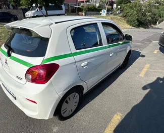 Mitsubishi Space Star 2022 的 Petrol 1.0L 发动机，在 在布尔加斯 出租。