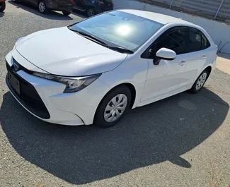 租车 Toyota Corolla Sedan #14488 Automatic 在 在利马索尔，配备 1.8L 发动机 ➤ 来自 狮子座 在塞浦路斯。