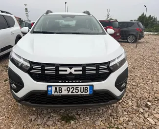 租赁 Dacia Sandero Stepway 的正面视图，地拉那机场, 阿尔巴尼亚 ✓ 汽车编号 #14769。✓ Automatic 变速箱 ✓ 0 评论。