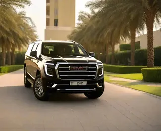 GMC Yukon 2025 的 Petrol 5.7L 发动机，在 在迪拜 出租。
