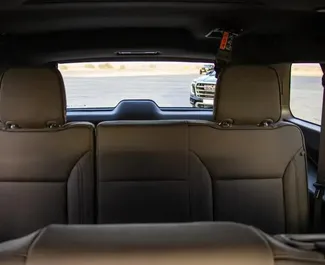 租车 GMC Yukon #5986 Automatic 在 在迪拜，配备 5.7L 发动机 ➤ 来自 阿巴斯 阿联酋。