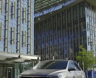 租赁 Volkswagen Polo Sedan 的正面视图，在阿拉木图, 哈萨克斯坦 ✓ 汽车编号 #14737。✓ Automatic 变速箱 ✓ 0 评论。