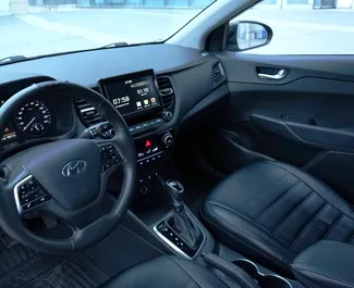 在 在哈萨克斯坦 租赁 Hyundai Accent 2021 汽车，特点包括 ✓ 使用 Petrol 燃料和 130 马力 ➤ 起价 20000 KZT 每天。